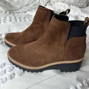 Brand new never worn DV Dolce Vita brown suede boots 8.5